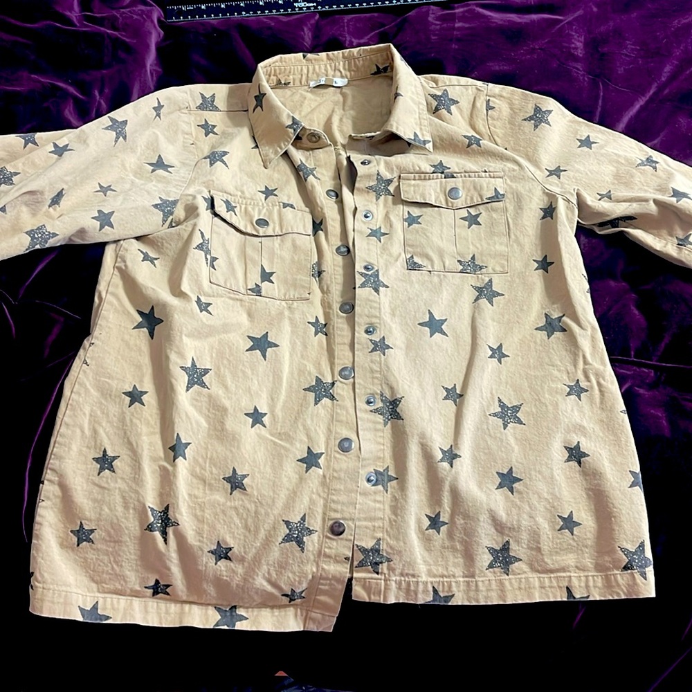 Jodifl sz small shacket khaki/black slightly oversized lightweight(snap)
